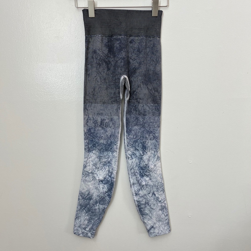 Lululemon Ebb To Train Tight wash Size 2